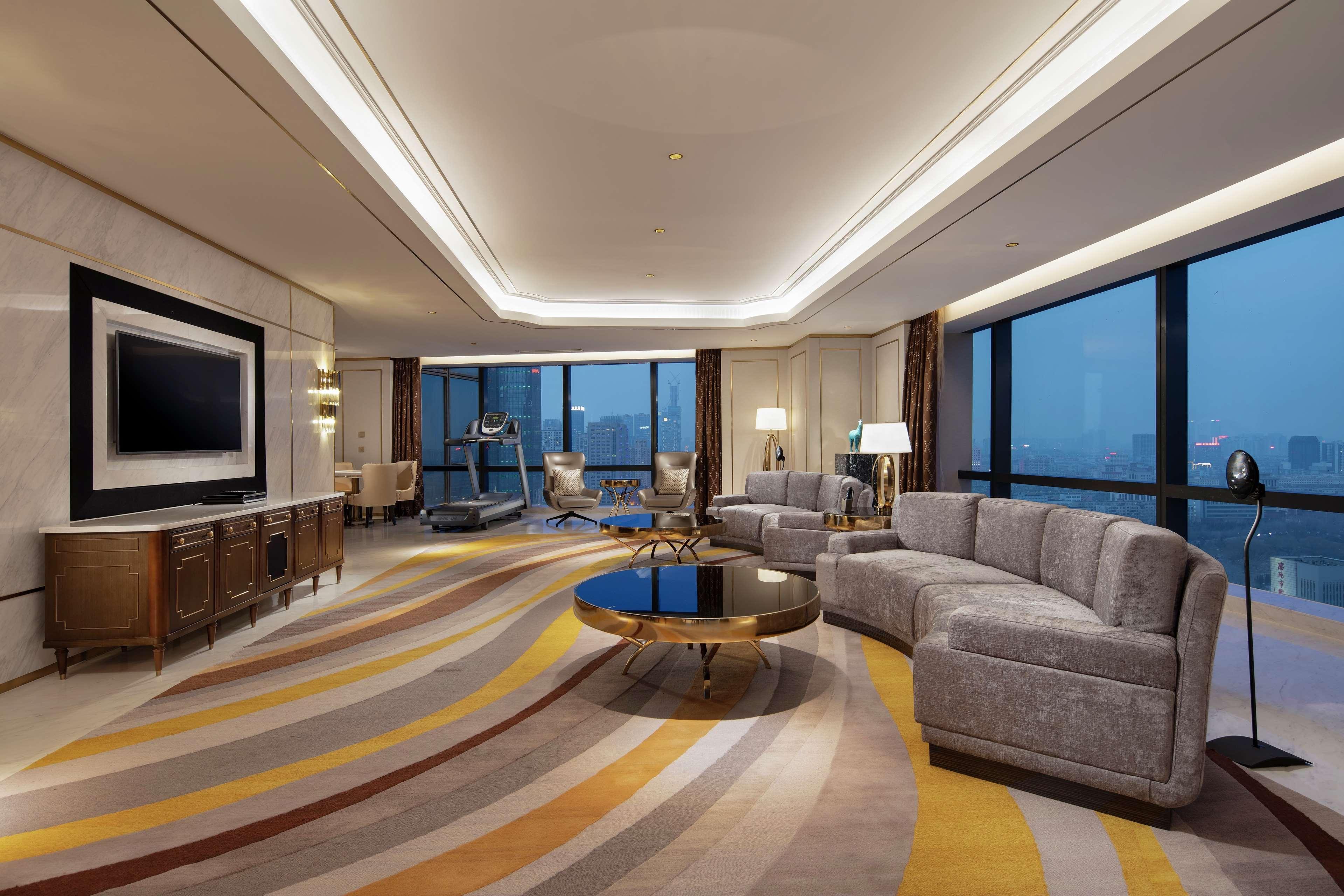 Отель Hilton Шеньян Экстерьер фото